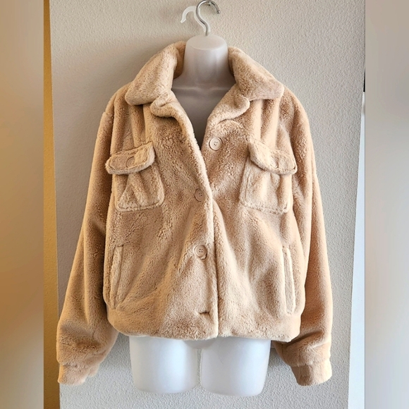 Source Unknown Jackets & Blazers - Sheppard Teddy Collard Faux Fur Coat